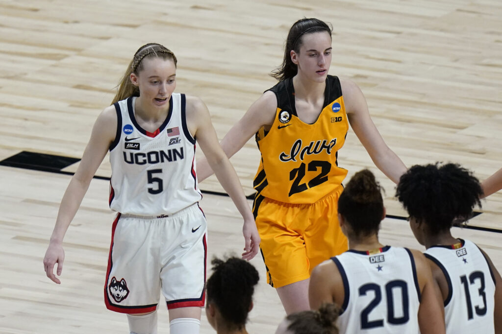 Iowa vs UConn